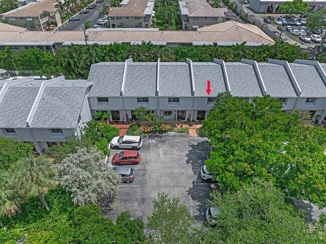 Building Photo - 2108 NE 44th St