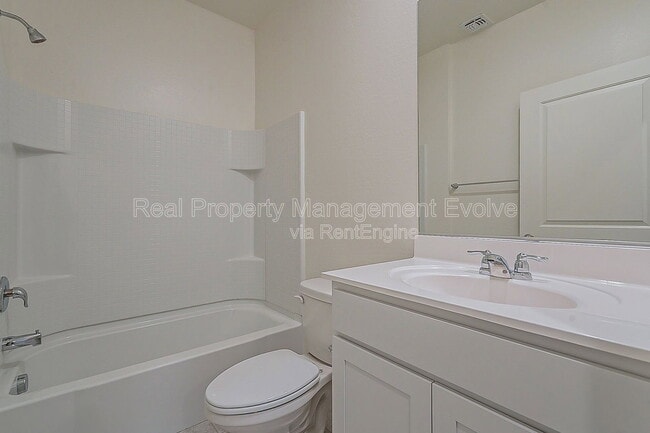 Building Photo - 6450 W Magdalena Ln