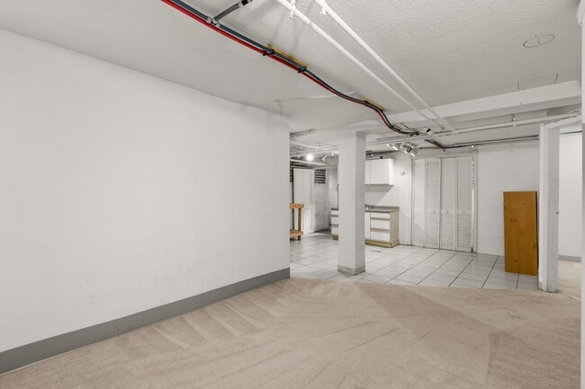 Building Photo - 264 S Lafayette St