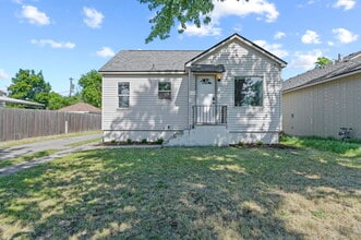 Building Photo - 1734 N Stone St