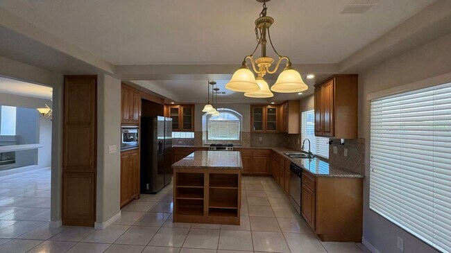 Building Photo - 6675 Coronado Crest Ave