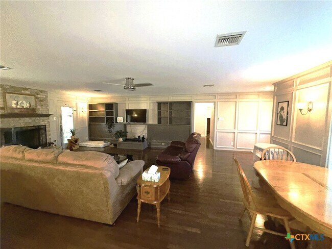 Building Photo - 3117 Kensington Ct