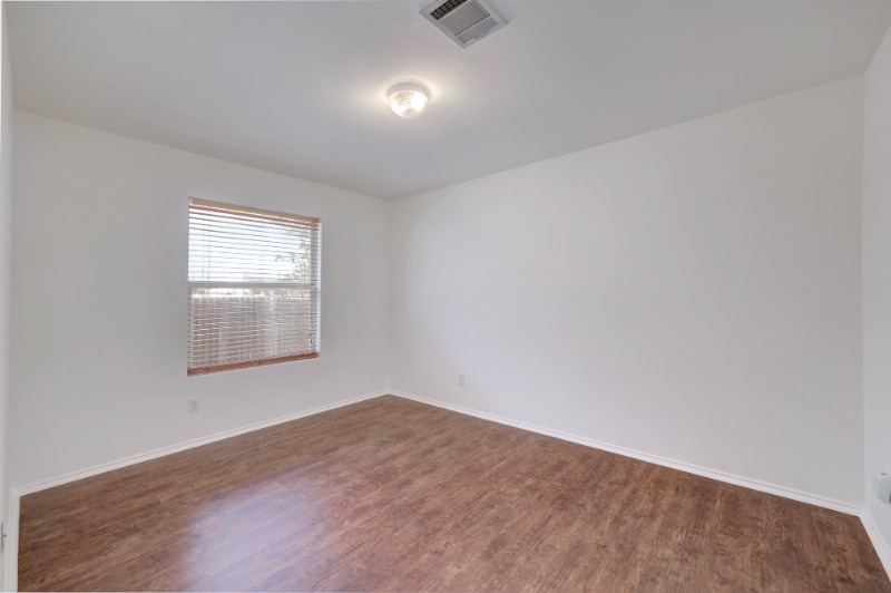 Building Photo - 1912 Avante Dr