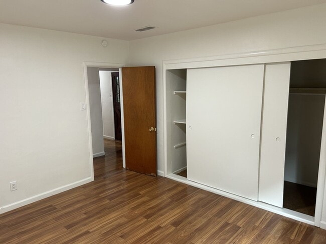 Building Photo - Wonderful 3 Bedroom, 2 Bath Home