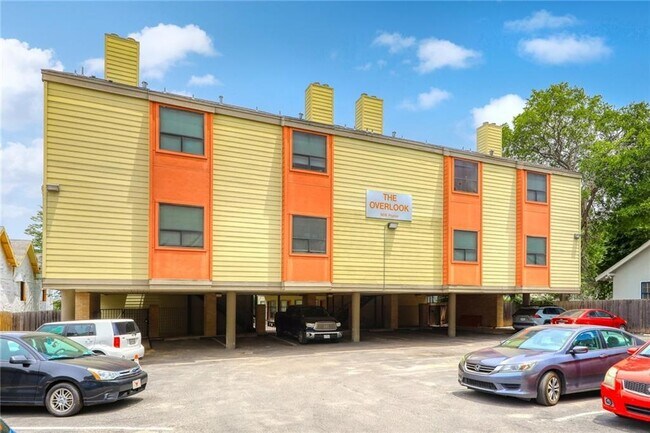 Primary Photo - 908 Poplar St