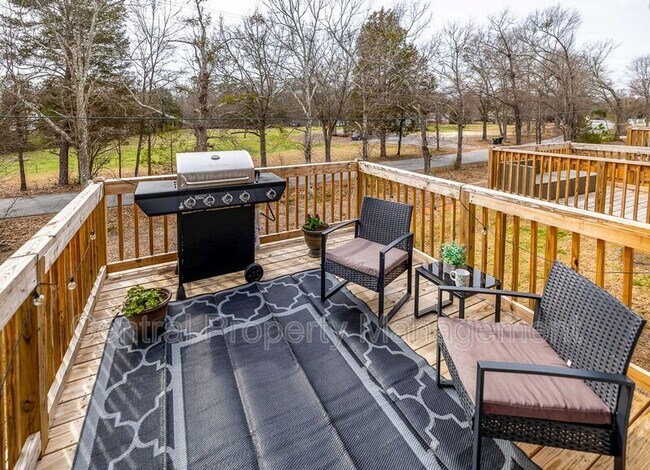 Building Photo - 225 Coldwater Creek Ct