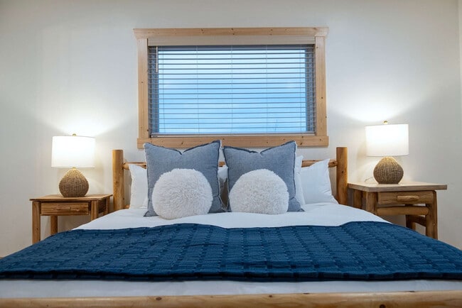 Building Photo - 4535 Roxanne St