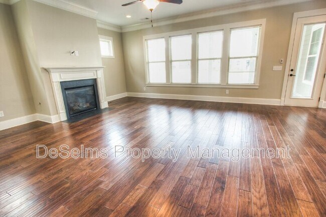 Building Photo - 3125 Hazelton Dr