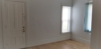Building Photo - 1125 S Westnedge Ave