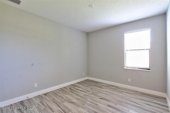 Building Photo - 3012 Addison Dr
