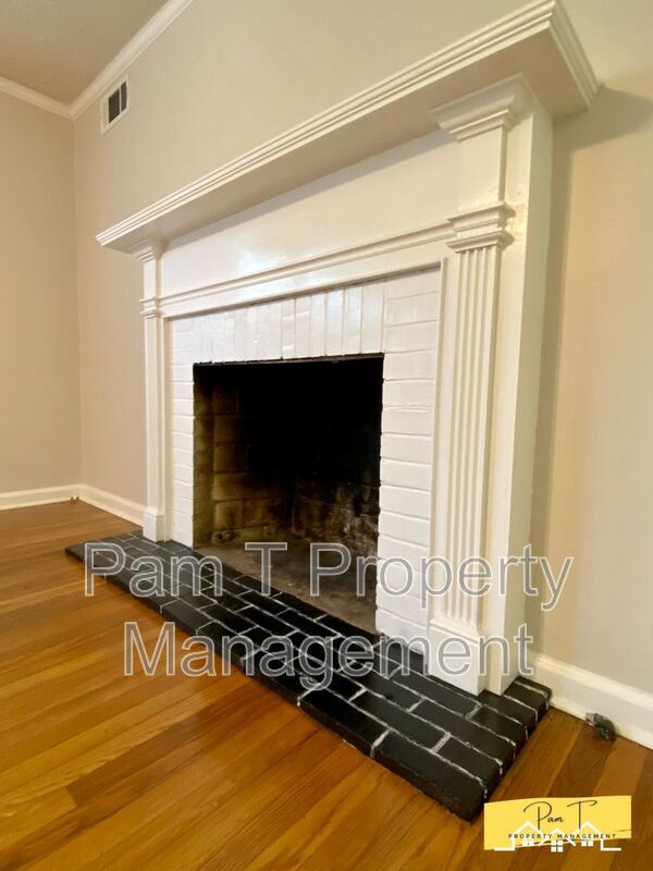Building Photo - 304 Columbus Dr