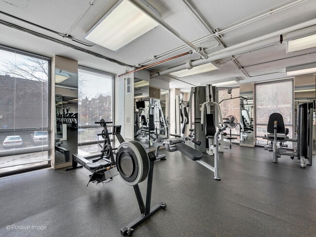 Building Photo - 1660 N La Salle Dr