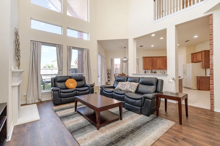 Building Photo - 9201 Royal Burgess Dr