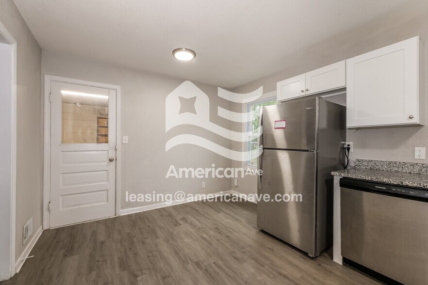 Building Photo - 11500 W 69th Terrace