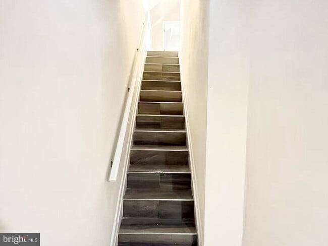 Building Photo - 105 Second St