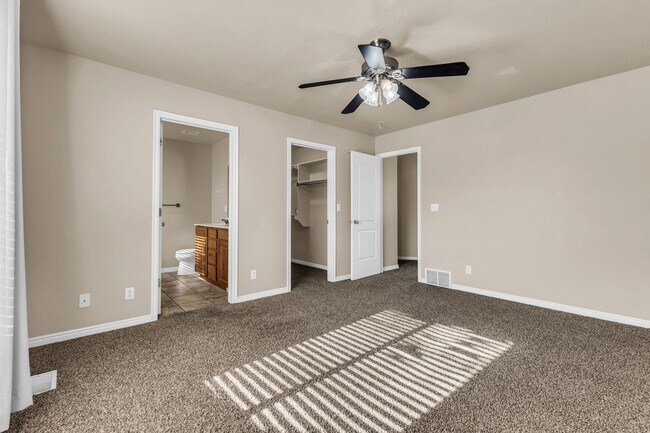 Building Photo - 574 E 200 N