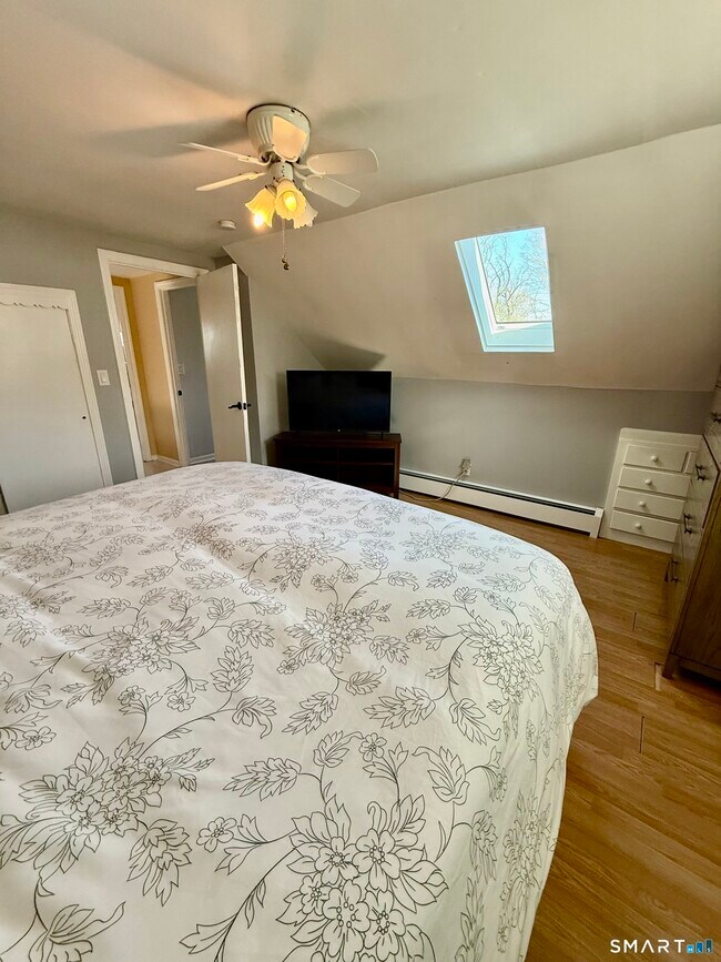 Building Photo - 177 Montowese Ave