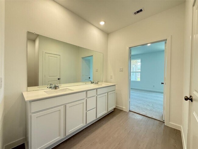Building Photo - 28502 Great Saddle Trl