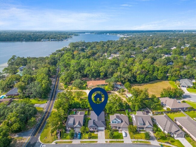 Building Photo - 802 Raihope Way