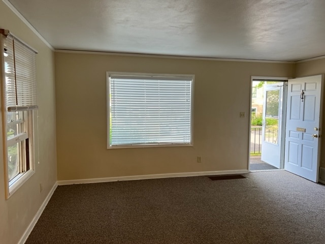 Living - 01 - 442 NW 30th St