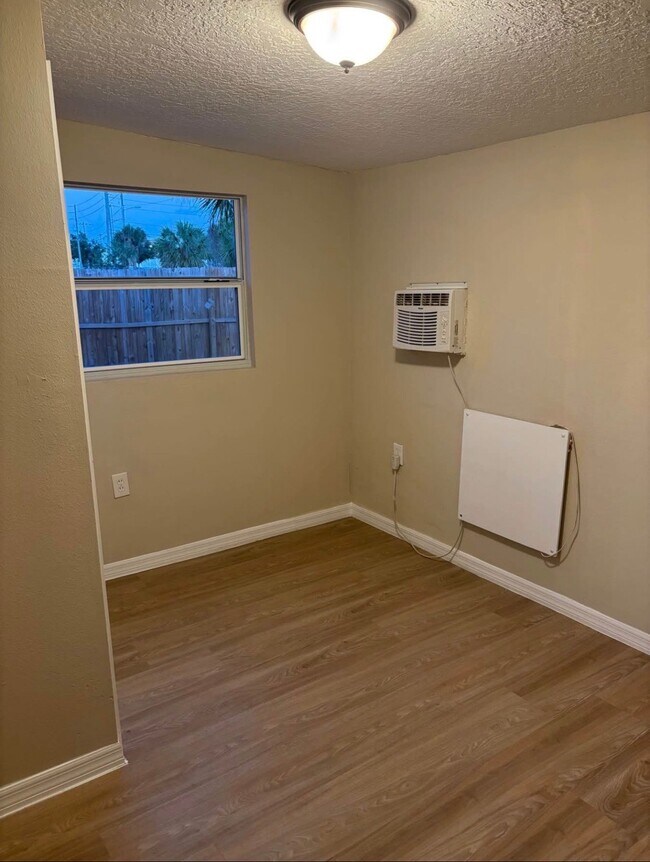 Building Photo - 2813 Spring Hill Ct