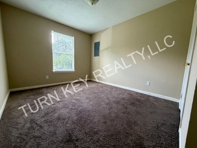 Building Photo - 127 Avalon Ave