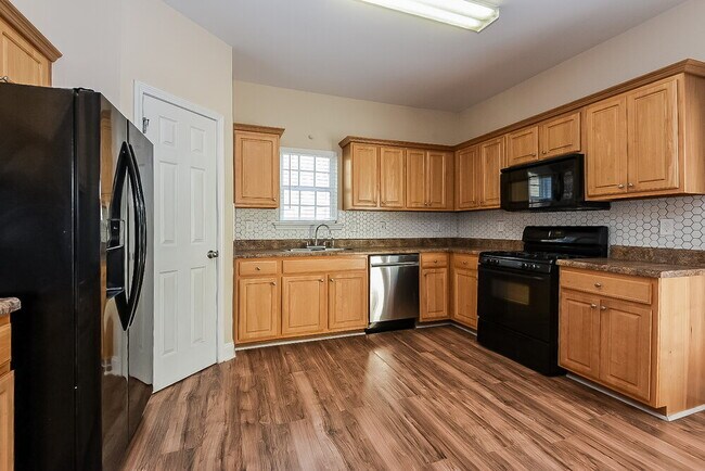 Building Photo - 110 Cessna Dr