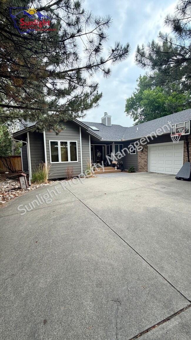 Building Photo - 4-Bedroom Retreat with 3.5 Baths in Billings – 4,378 Sq. Ft. of Comfort on Rimrock Road!