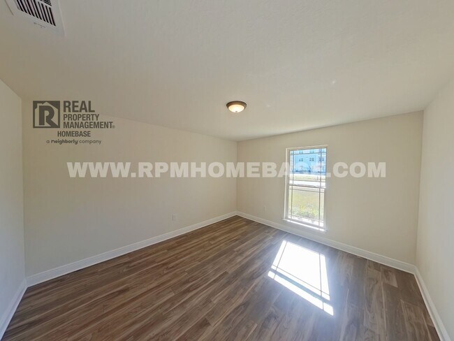 Building Photo - 5137 Peach Dr