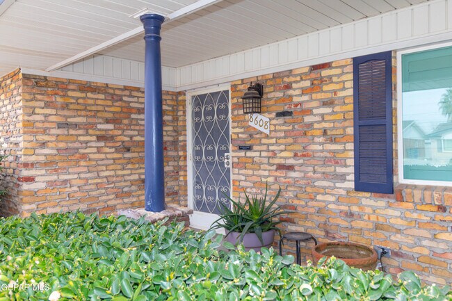 Building Photo - 8608 Catalpa Ln