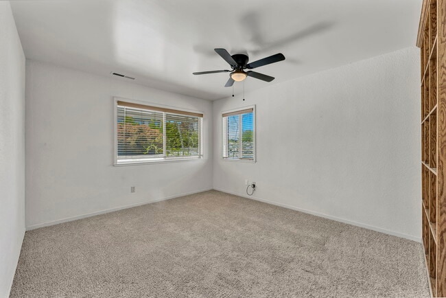 Building Photo - 3197 Susileen Dr