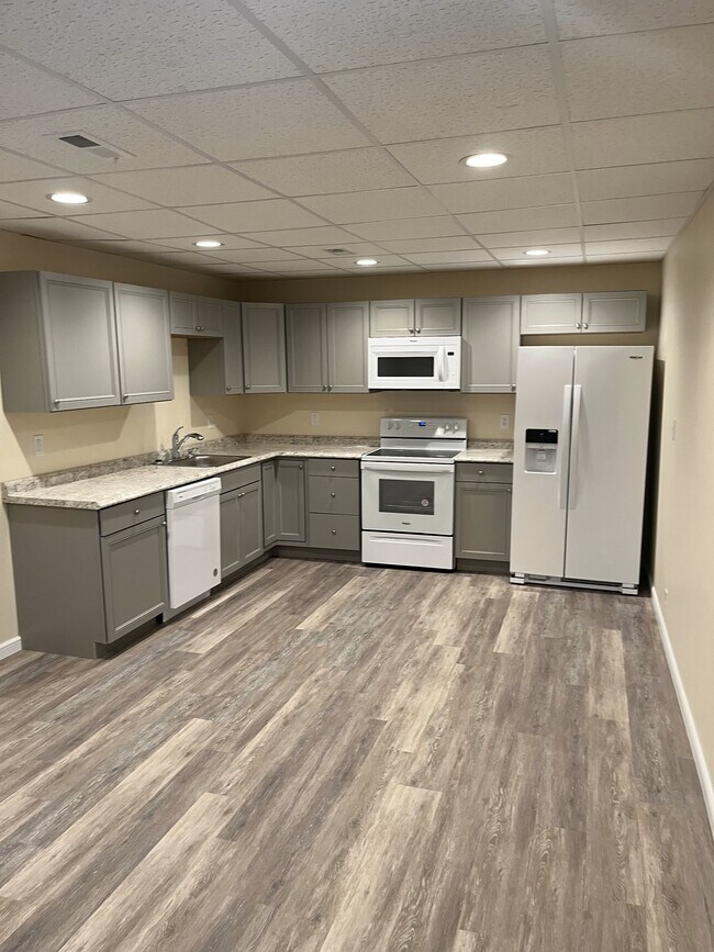 Building Photo - 110 Blair St