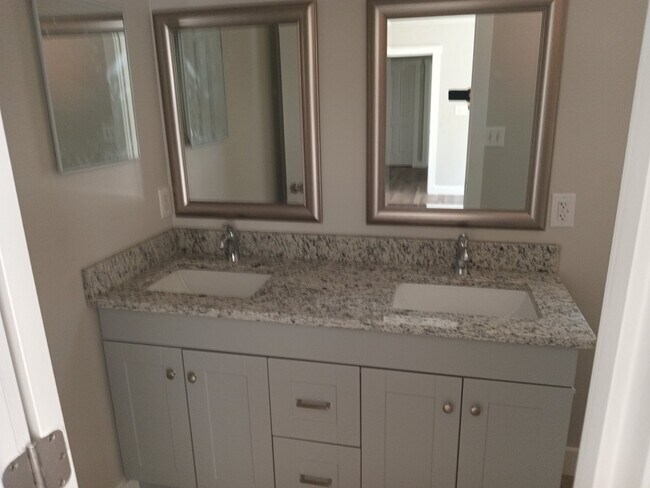 Building Photo - 12150 Brownestone View Dr