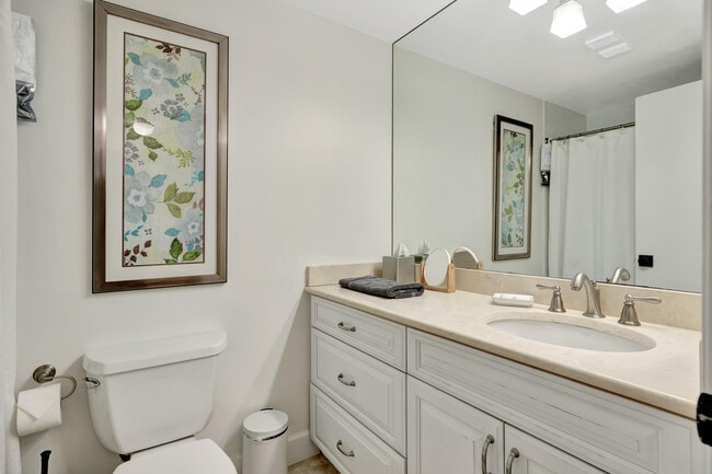 Building Photo - 353 S US Hwy 1