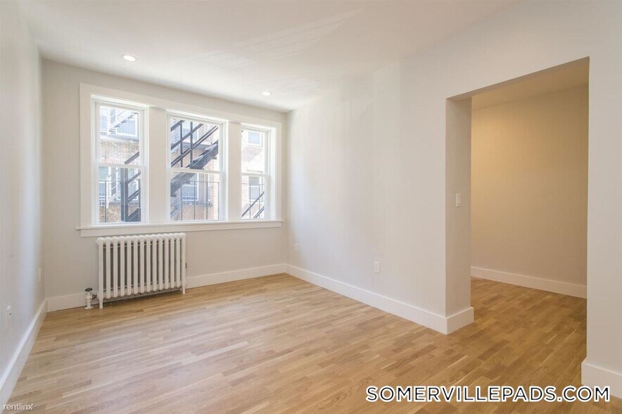 Building Photo - 136 Highland Ave