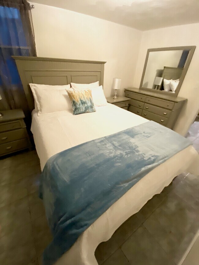 Bedroom #1 - 7 Alpine Ct