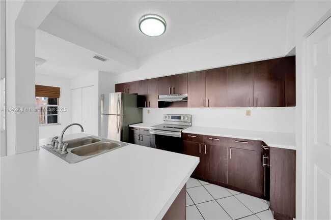 Building Photo - 14305 SW 57th Ln