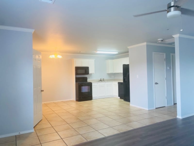 Building Photo - 200 E Marietta Ct