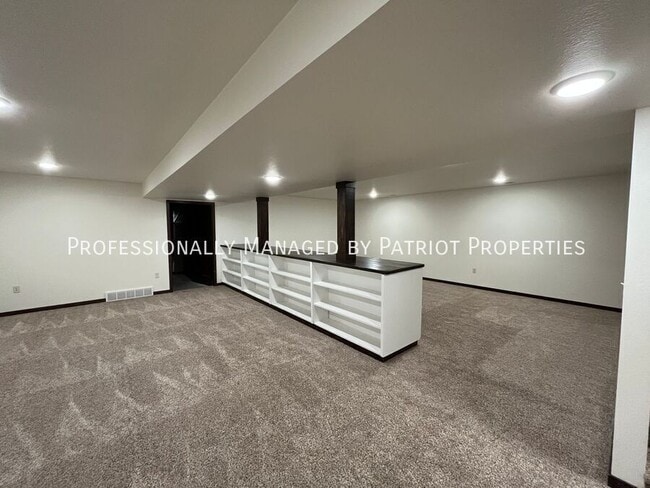 Building Photo - 245 Alyssa St