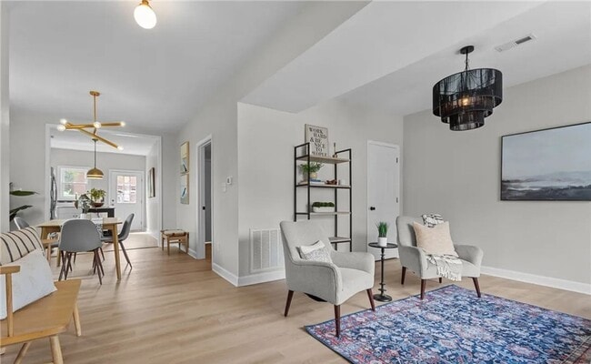 Building Photo - Newly Renovated 4 Bedroom, 2 Full Bath Home, Available Immediately!