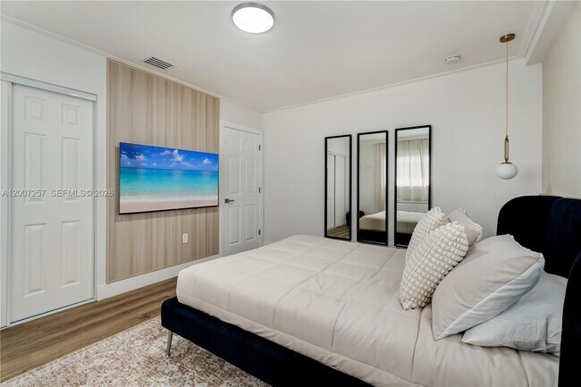 Building Photo - 7051 Tyler St