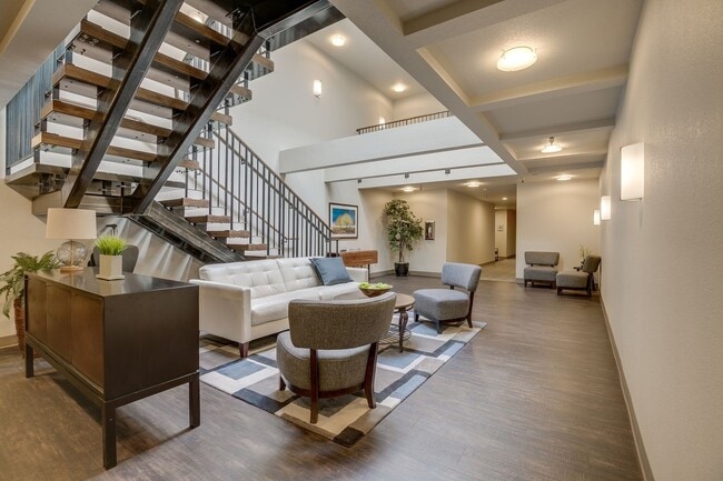 Building Photo - Downtown Mercer Island Condo Available Now!