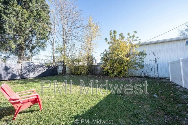 Building Photo - 918 S Bell St