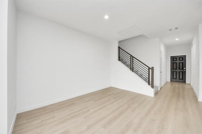 Building Photo - 1319 Star Grass Ln