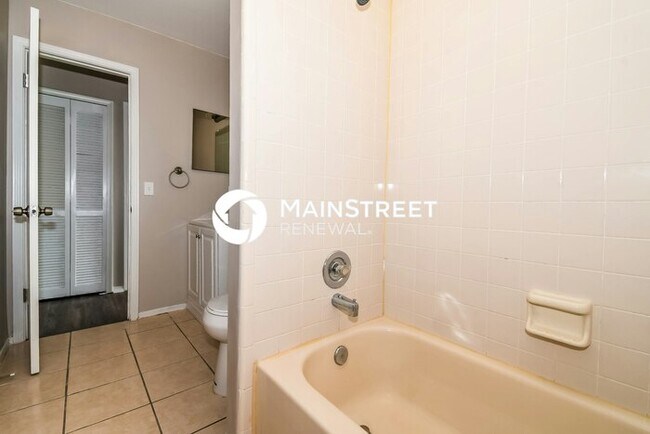 Building Photo - 3 Bedroom Pet-Friendly Home in Jacksonvill...