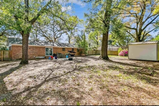 Building Photo - 8023 Stark Ave