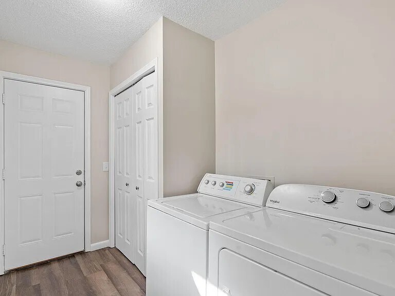 Building Photo - 609 82nd Ave N