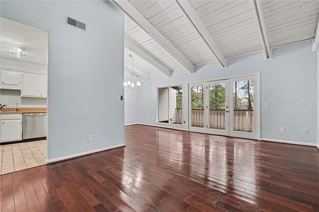 Building Photo - 3813 Paces Ferry W