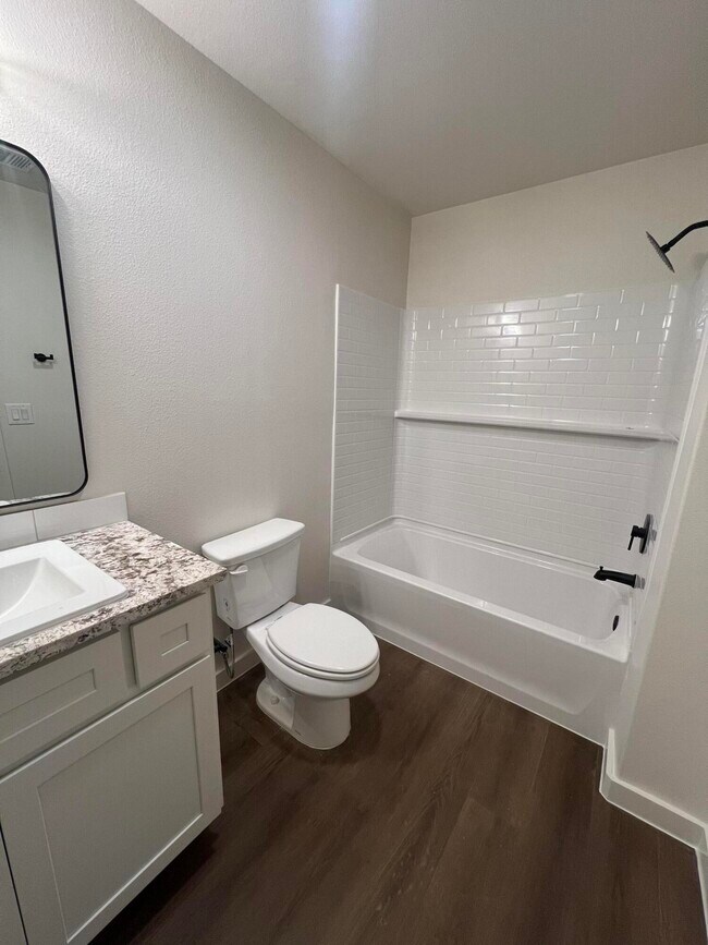 Building Photo - 3105 140th St