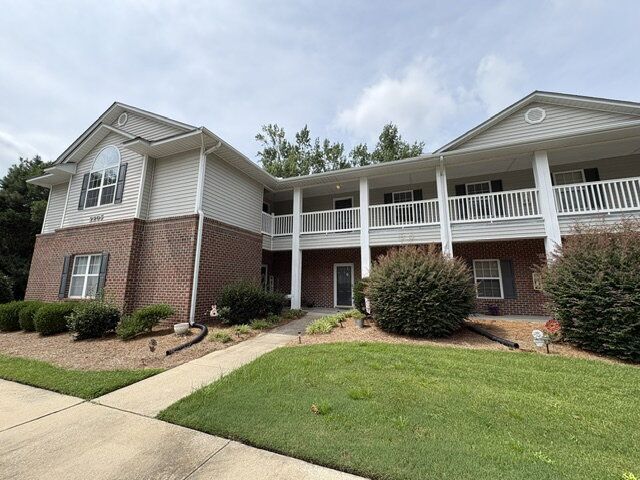 Building Photo - 2205 Locksley Woods Dr